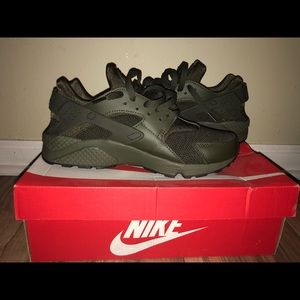 Army Green Nike Air Huarache